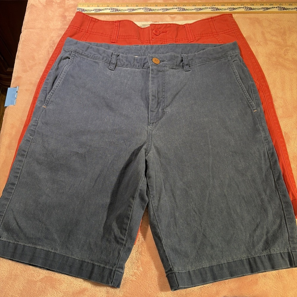 Lot‎ Of Two Men's Chino Shorts Sz 32/33 Tommy Bahama & Old Navy. Red And Blue